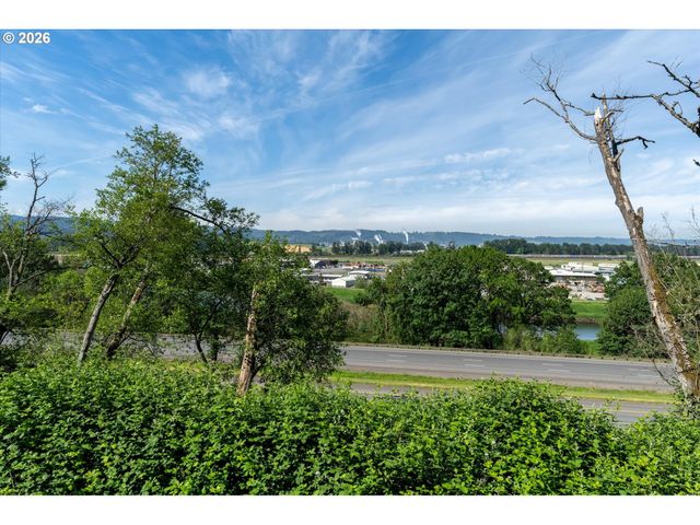 201 CARROLL Rd, Kelso, WA 98626