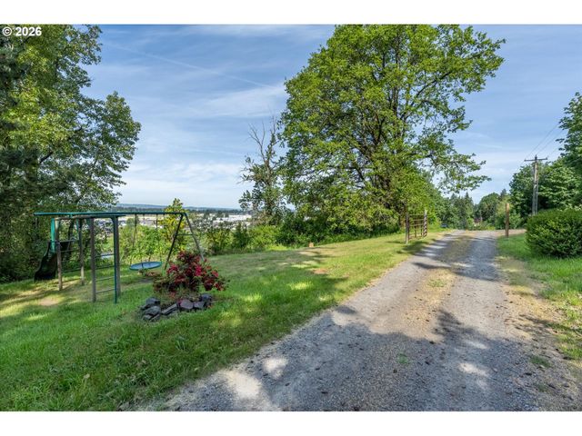 201 CARROLL Rd, Kelso, WA 98626