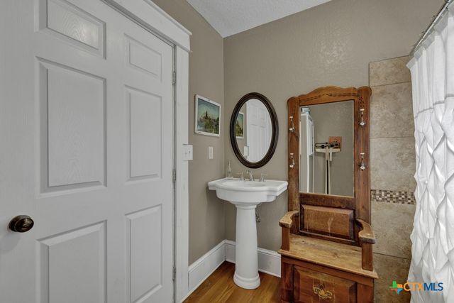 608 S Guadalupe Street, San Marcos, TX 78666