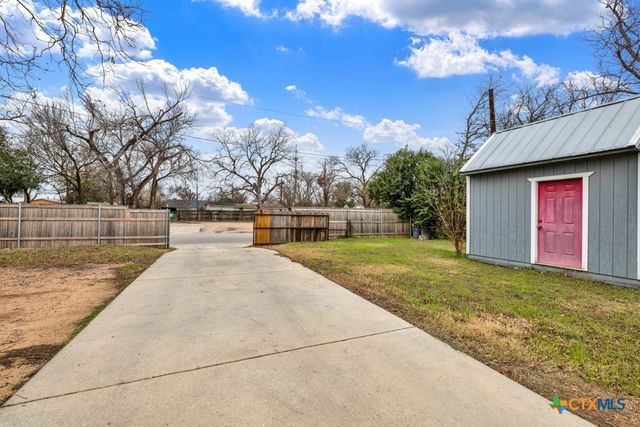 608 S Guadalupe Street, San Marcos, TX 78666