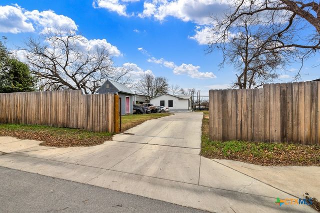 608 S Guadalupe Street, San Marcos, TX 78666