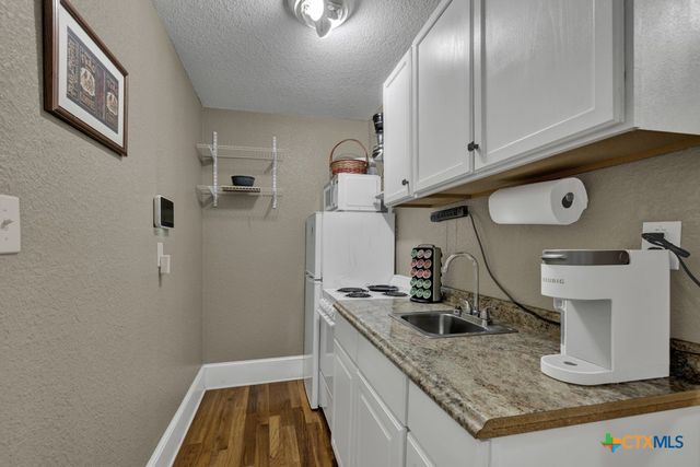 608 S Guadalupe Street, San Marcos, TX 78666