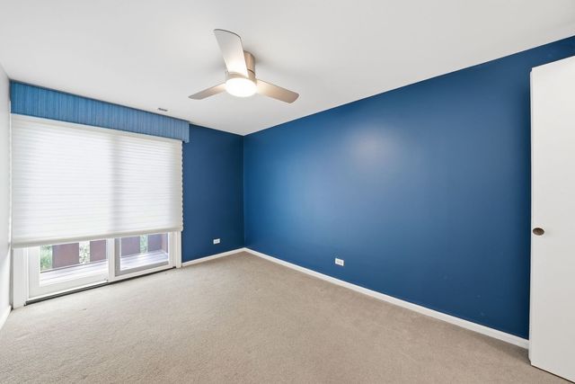 221 Cascade Drive, Indian Head Park, IL 60525