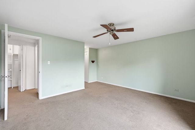 221 Cascade Drive, Indian Head Park, IL 60525