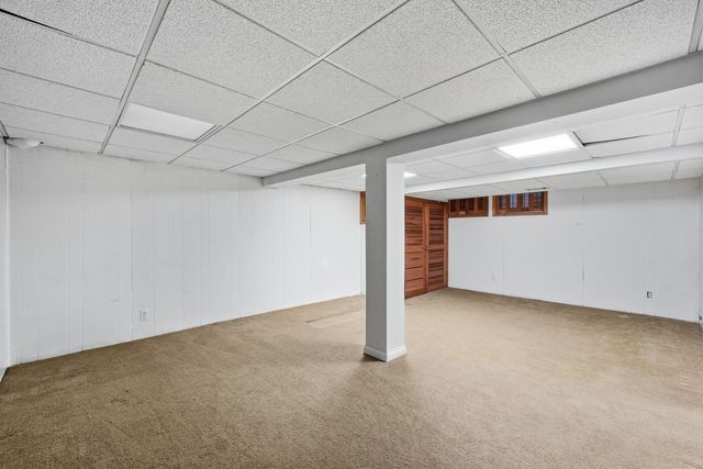 221 Cascade Drive, Indian Head Park, IL 60525