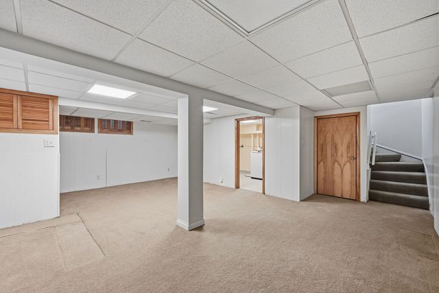 221 Cascade Drive, Indian Head Park, IL 60525