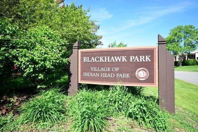 221 Cascade Drive, Indian Head Park, IL 60525