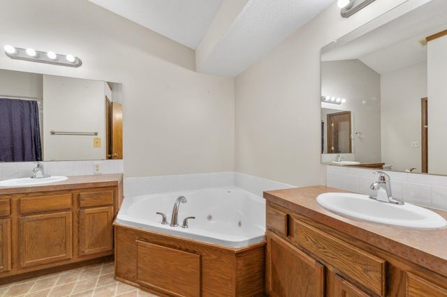 10905 W Ryan, Wichita, KS 67205