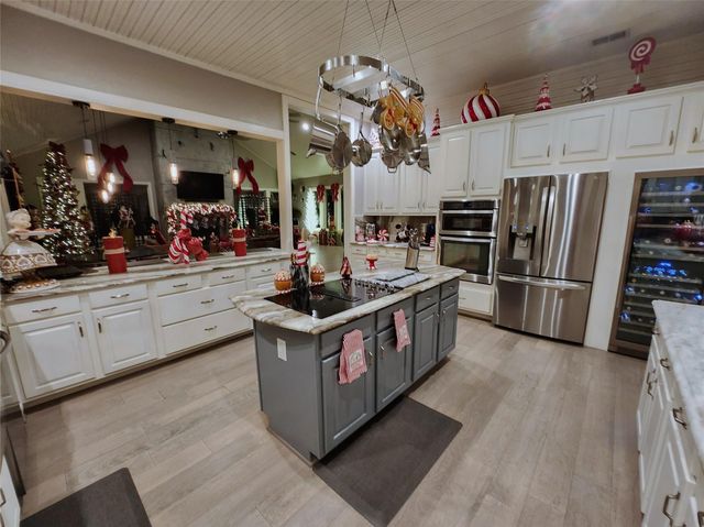 38 Fairway Park, Montgomery, TX 77356