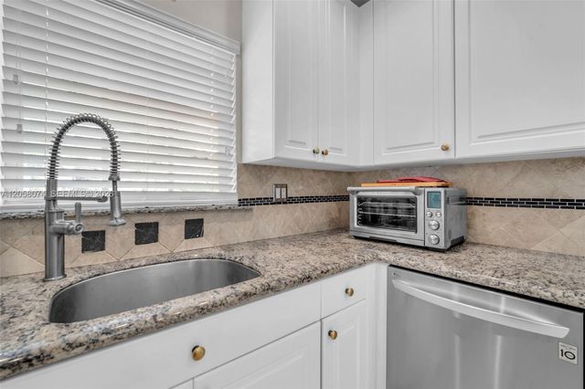 7565 NW 19th Drive, Pembroke Pines, FL 33024