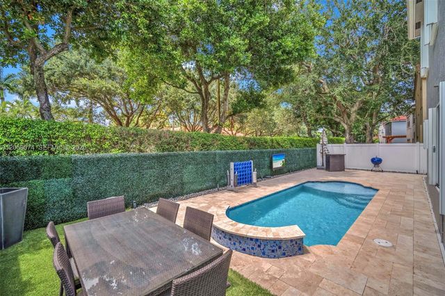 7565 NW 19th Drive, Pembroke Pines, FL 33024