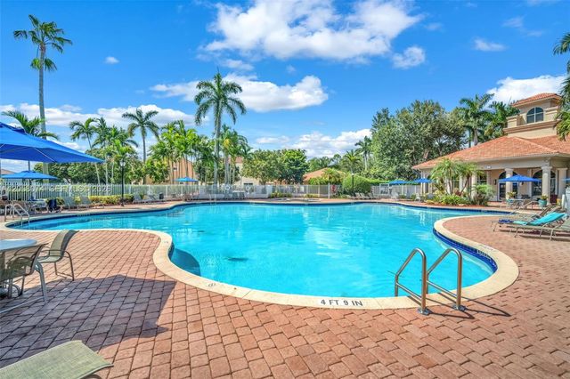 7565 NW 19th Drive, Pembroke Pines, FL 33024