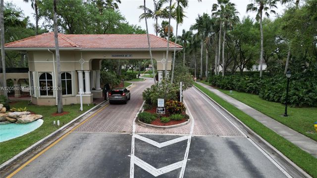 7565 NW 19th Drive, Pembroke Pines, FL 33024
