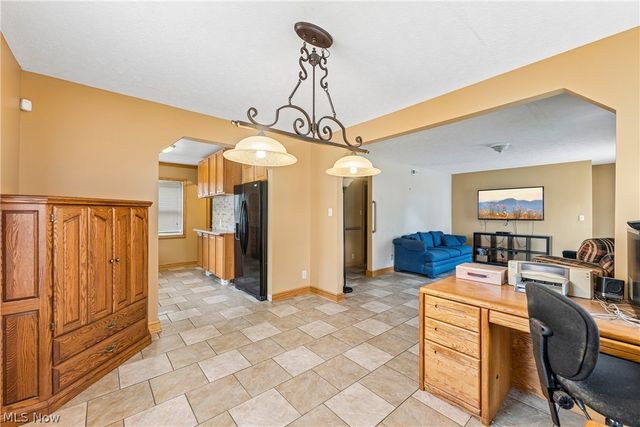 2143 Hillside Street, Cuyahoga Falls, OH 44221
