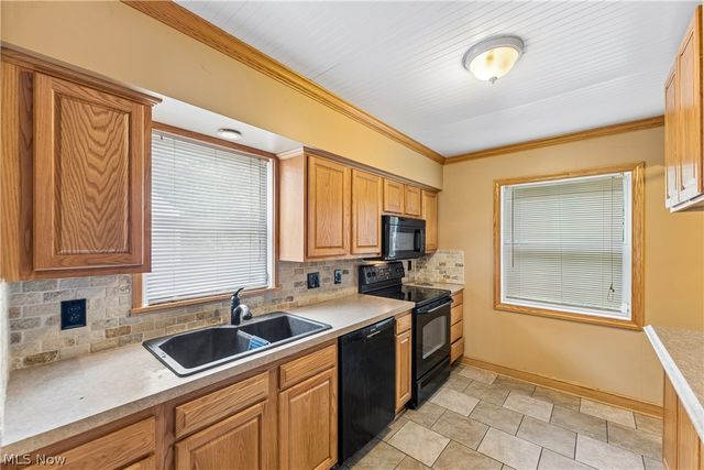 2143 Hillside Street, Cuyahoga Falls, OH 44221