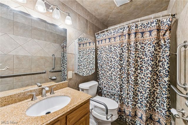 2143 Hillside Street, Cuyahoga Falls, OH 44221