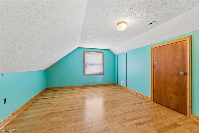 2143 Hillside Street, Cuyahoga Falls, OH 44221