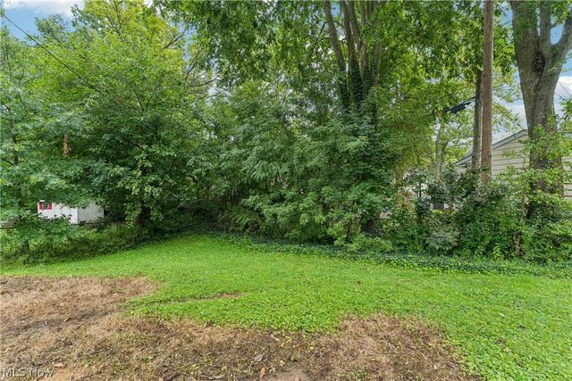 2143 Hillside Street, Cuyahoga Falls, OH 44221
