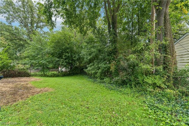 2143 Hillside Street, Cuyahoga Falls, OH 44221