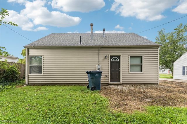 2143 Hillside Street, Cuyahoga Falls, OH 44221