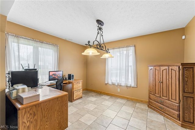 2143 Hillside Street, Cuyahoga Falls, OH 44221