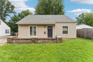 2143 Hillside Street, Cuyahoga Falls, OH 44221