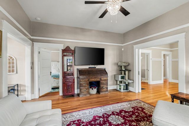 302 Elmwood Ave, Modesto, CA 95354