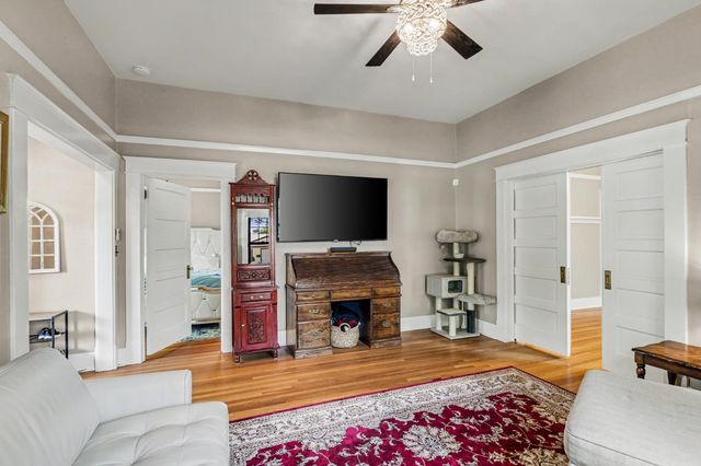 302 Elmwood Ave, Modesto, CA 95354