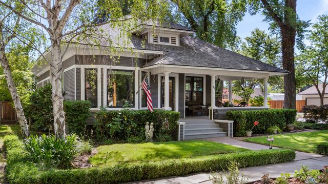 302 Elmwood Ave, Modesto, CA 95354