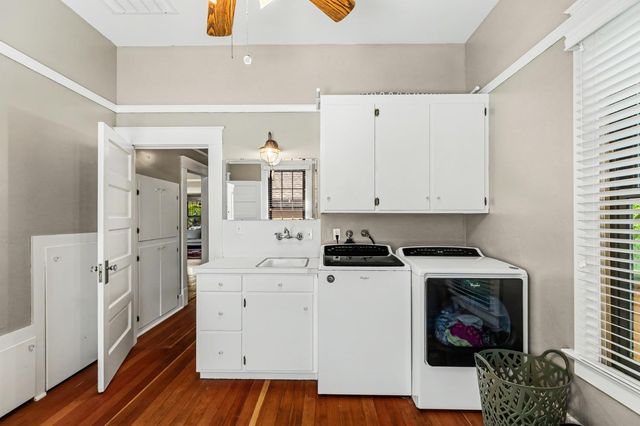 302 Elmwood Ave, Modesto, CA 95354