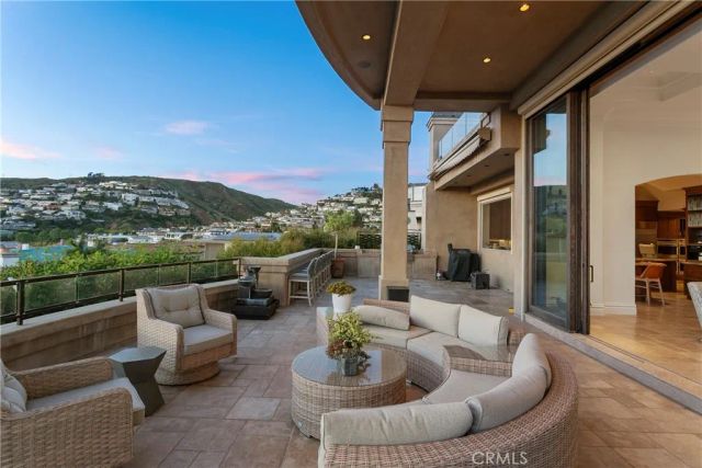 15 Smithcliffs, Laguna Beach, CA 92651
