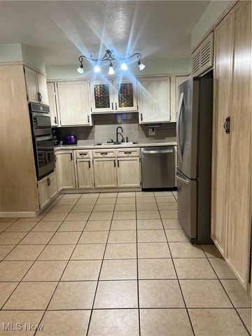 240 Warner Road, Hubbard, OH 44425