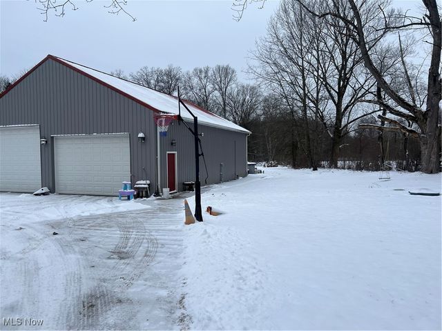 240 Warner Road, Hubbard, OH 44425