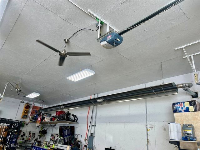 240 Warner Road, Hubbard, OH 44425