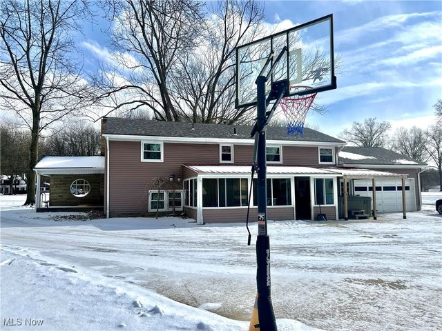 240 Warner Road, Hubbard, OH 44425