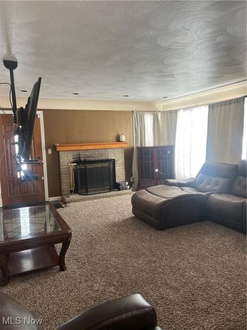 240 Warner Road, Hubbard, OH 44425