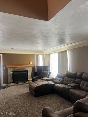 240 Warner Road, Hubbard, OH 44425