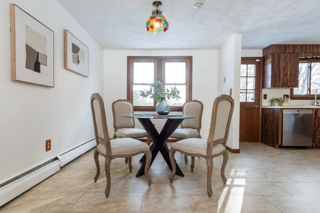 21 Meadowvale Rd, Burlington, MA 01803