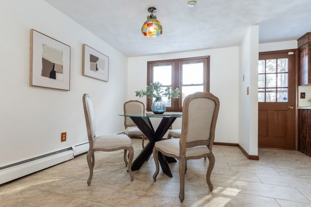 21 Meadowvale Rd, Burlington, MA 01803