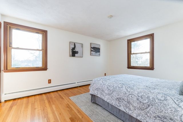 21 Meadowvale Rd, Burlington, MA 01803