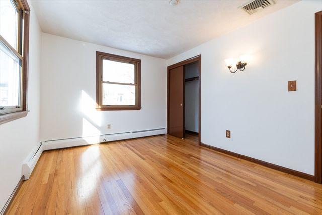 21 Meadowvale Rd, Burlington, MA 01803