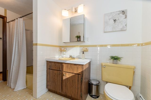 21 Meadowvale Rd, Burlington, MA 01803