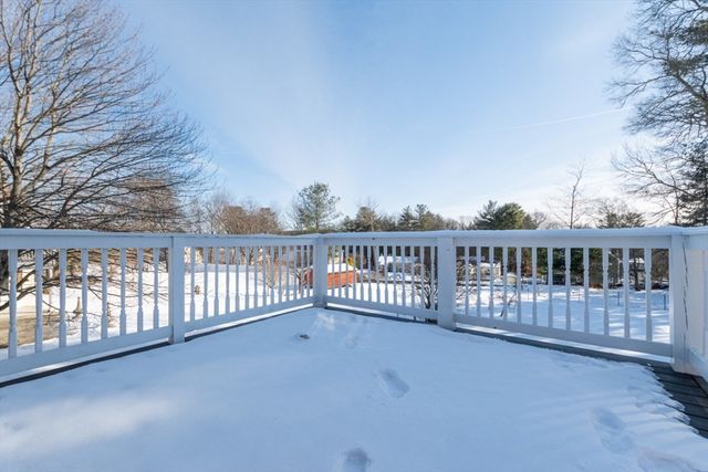 21 Meadowvale Rd, Burlington, MA 01803