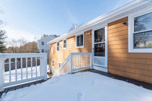 21 Meadowvale Rd, Burlington, MA 01803