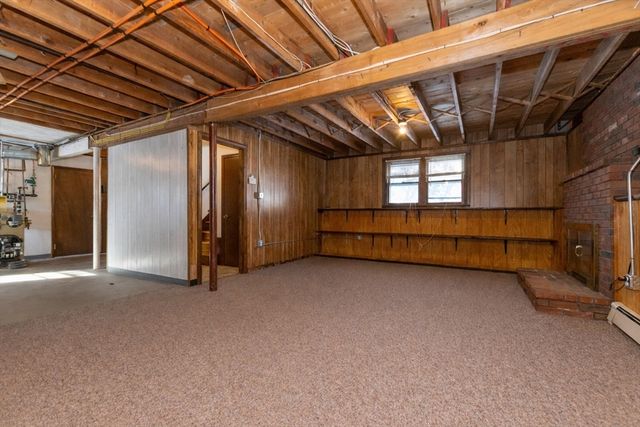 21 Meadowvale Rd, Burlington, MA 01803