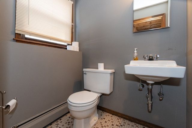 21 Meadowvale Rd, Burlington, MA 01803