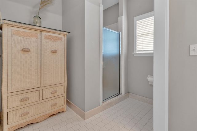 8676 N ASHLEY GLEN CIR, Memphis, TN 38018