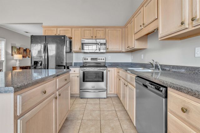 8676 N ASHLEY GLEN CIR, Memphis, TN 38018