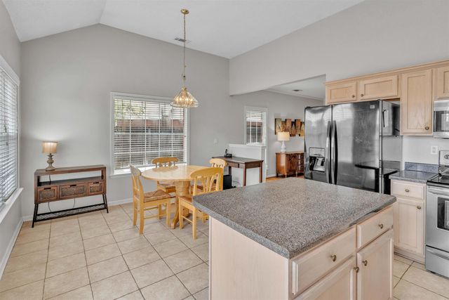 8676 N ASHLEY GLEN CIR, Memphis, TN 38018