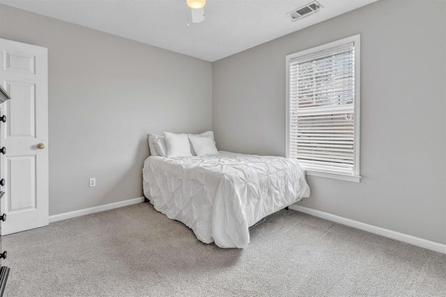 8676 N ASHLEY GLEN CIR, Memphis, TN 38018